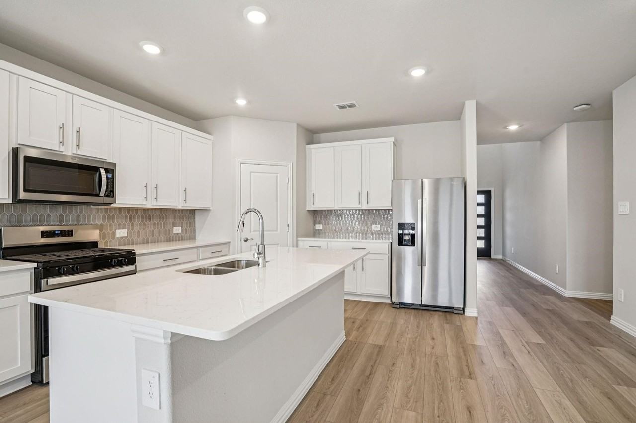 6205 Timberhurst Dr - Photo 4 of 39