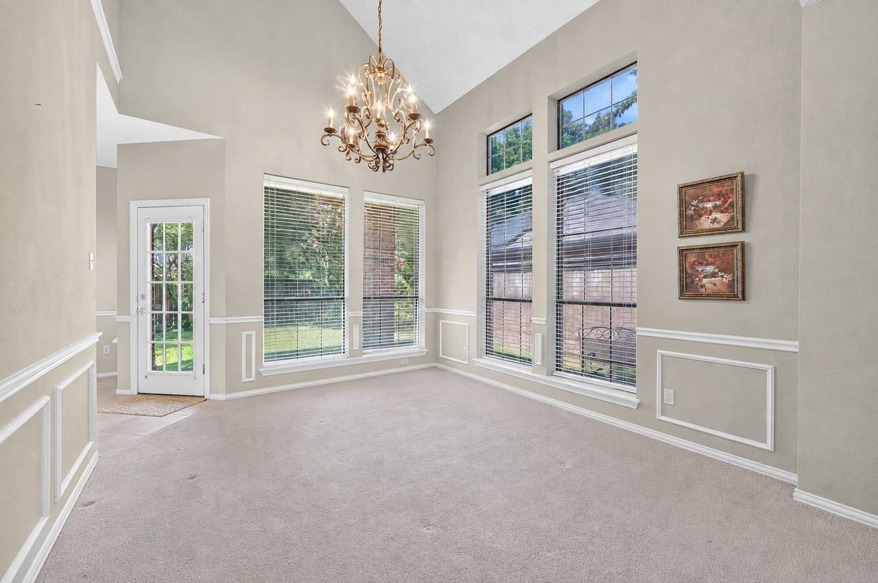 659 Allen Rd - Photo 6 of 36