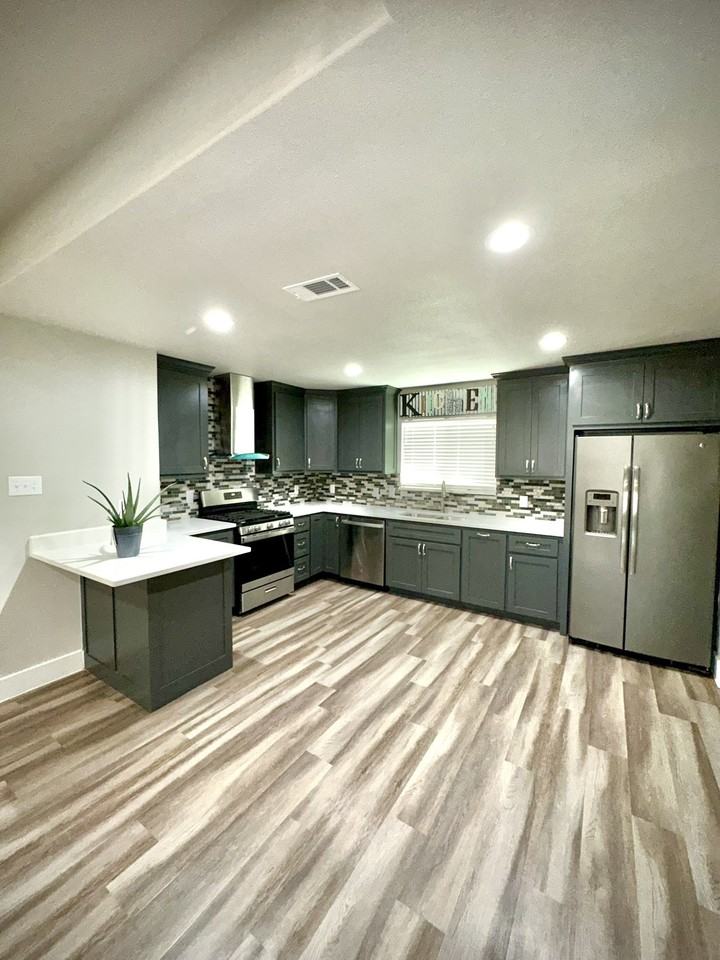3922 Clay Ave - Photo 3 of 18