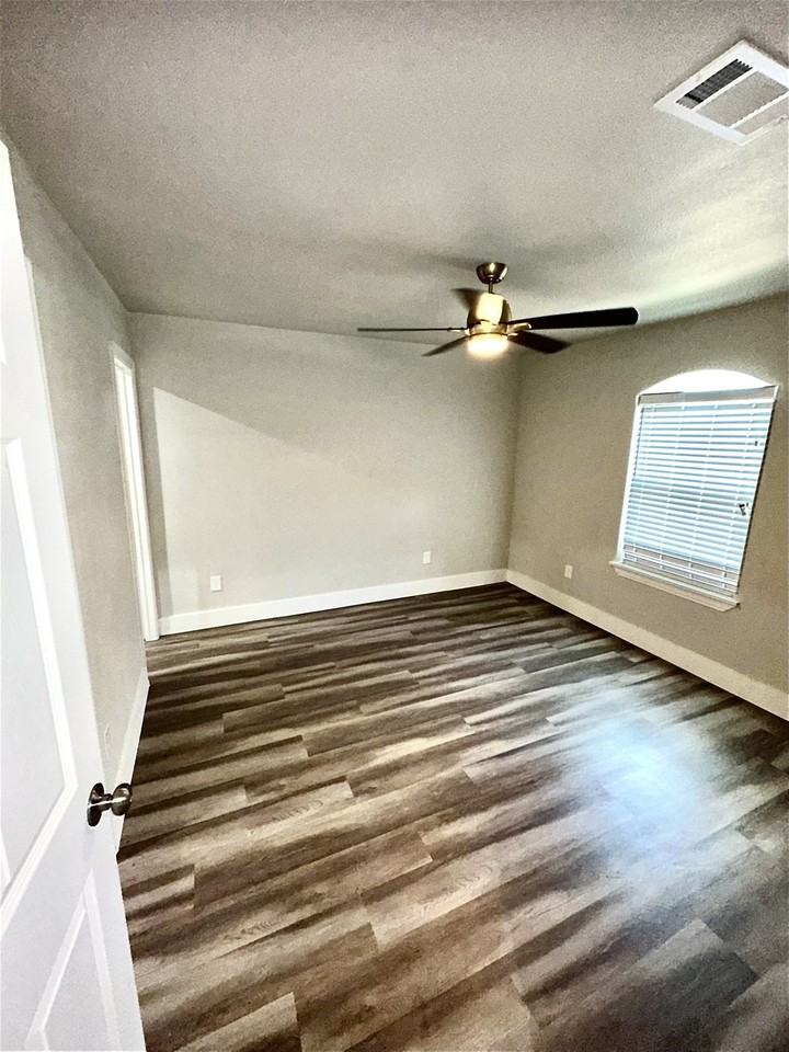 3922 Clay Ave - Photo 5 of 18