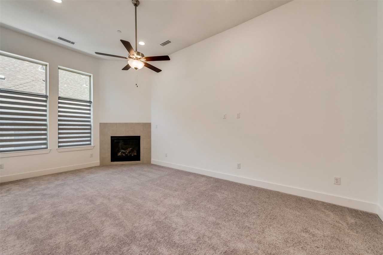 104 Harwood Dr - Photo 7 of 38