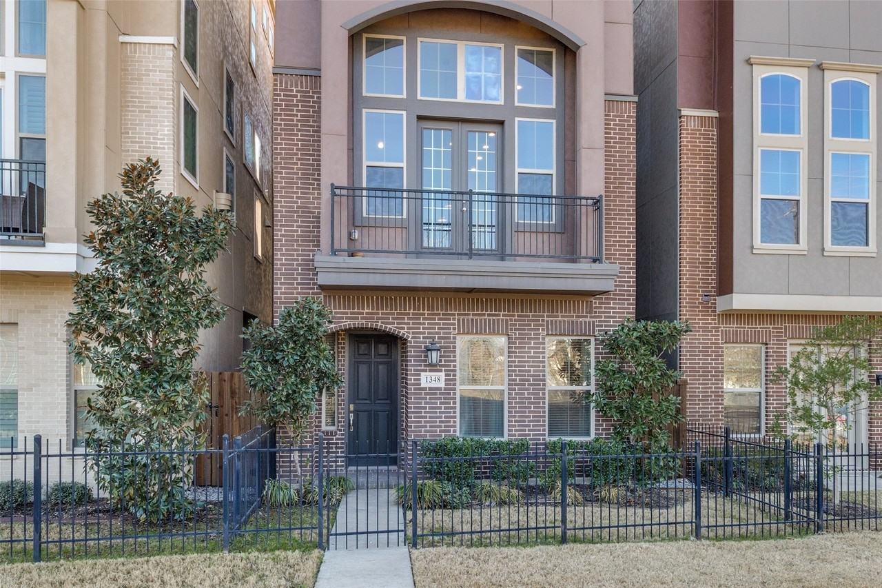 1348 Arch Pl