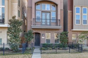featured image of 1348 Arch Pl