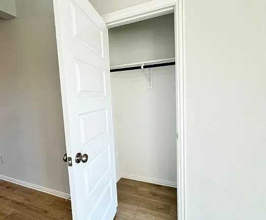3300 Kingdom Dr - Photo 6 of 10