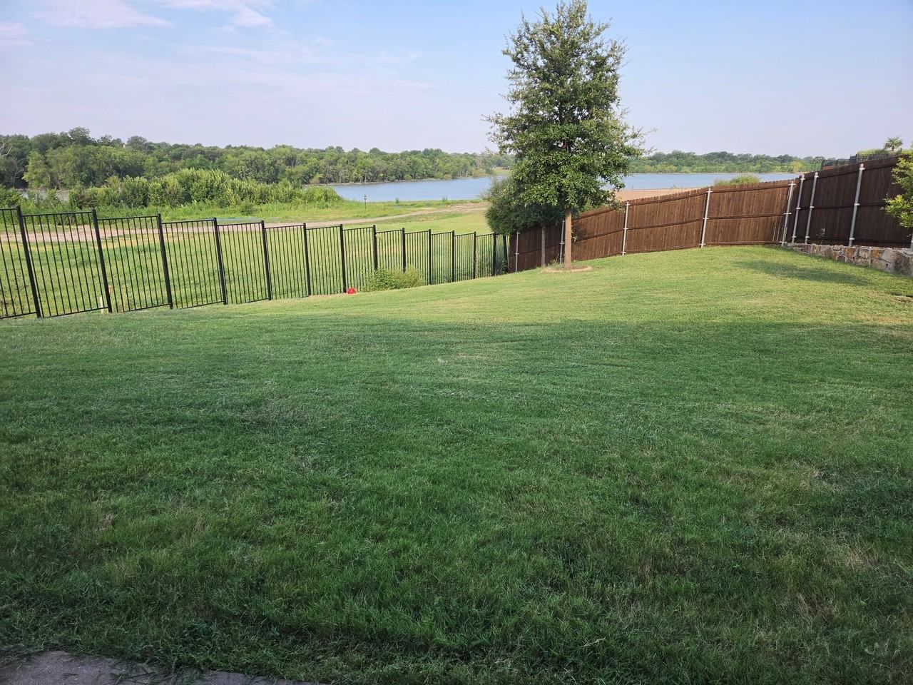 997 Shady Lane Dr - Photo 2 of 39