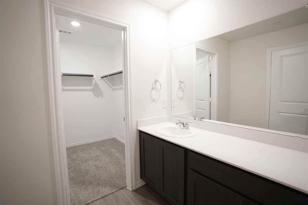 7005 Cottonseed Dr - Photo 5 of 11