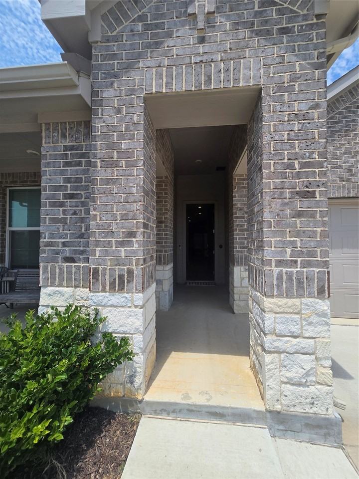 1704 Razorbill Rd - Photo 2 of 20
