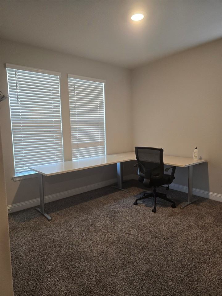 1704 Razorbill Rd - Photo 4 of 20