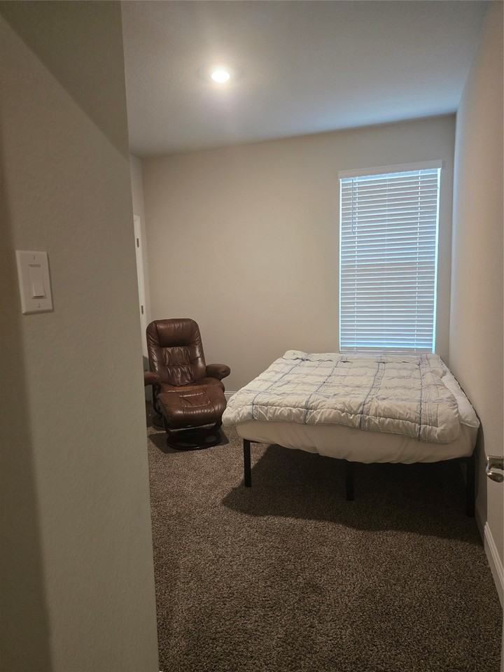 1704 Razorbill Rd - Photo 7 of 20