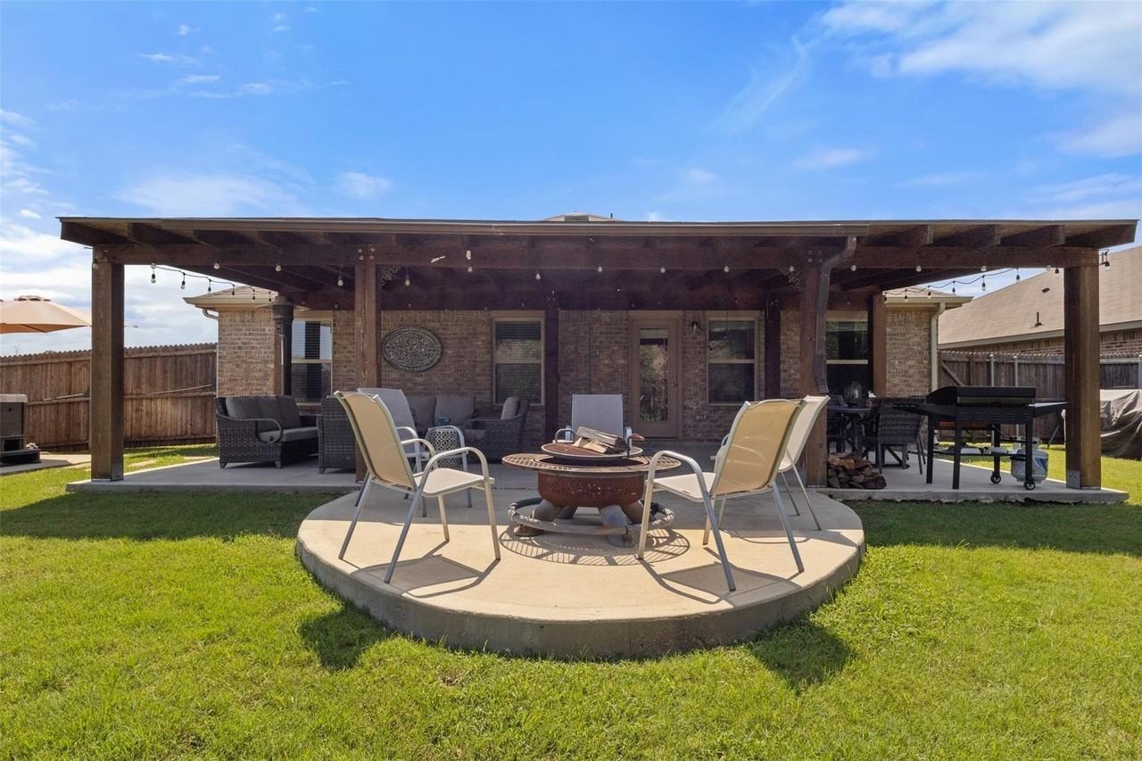 3319 Everly Dr - Photo 5 of 25