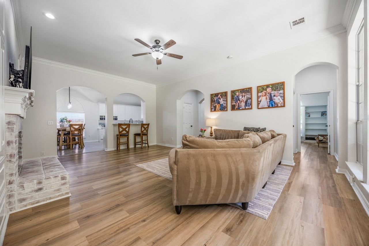 639 Stafford Cir - Photo 7 of 37