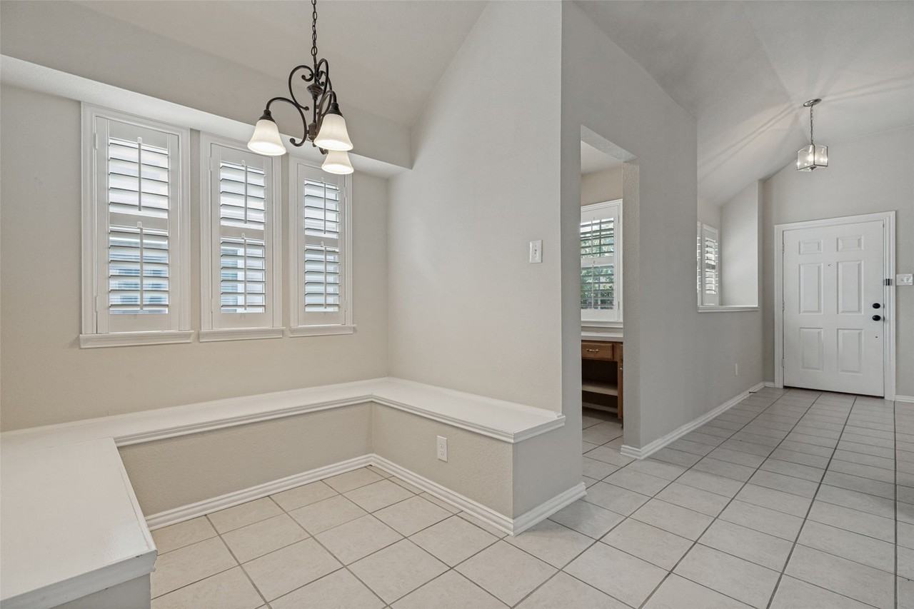 9832 Old Field Dr - Photo 6 of 25
