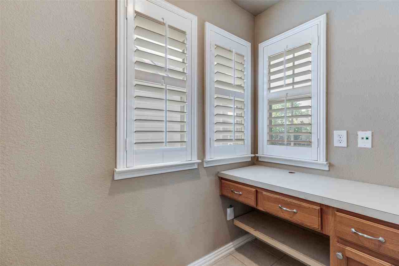 9832 Old Field Dr - Photo 7 of 25