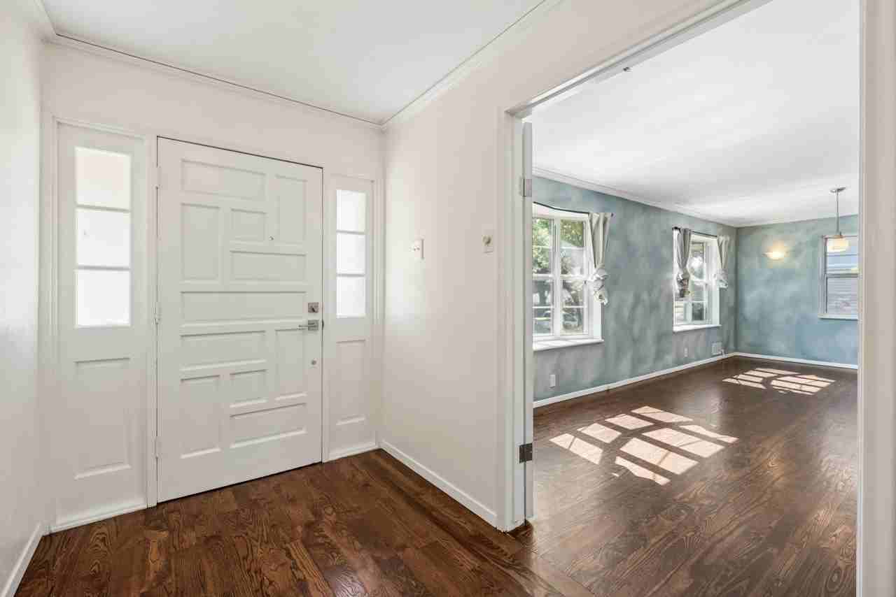5929 Canterview Dr - Photo 4 of 30