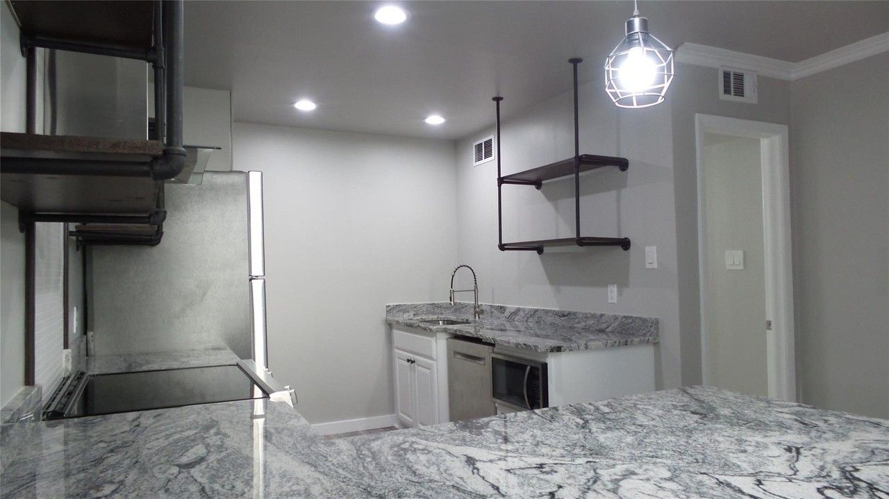 5723 Harvest Hill Rd #1039 - Photo 7 of 11