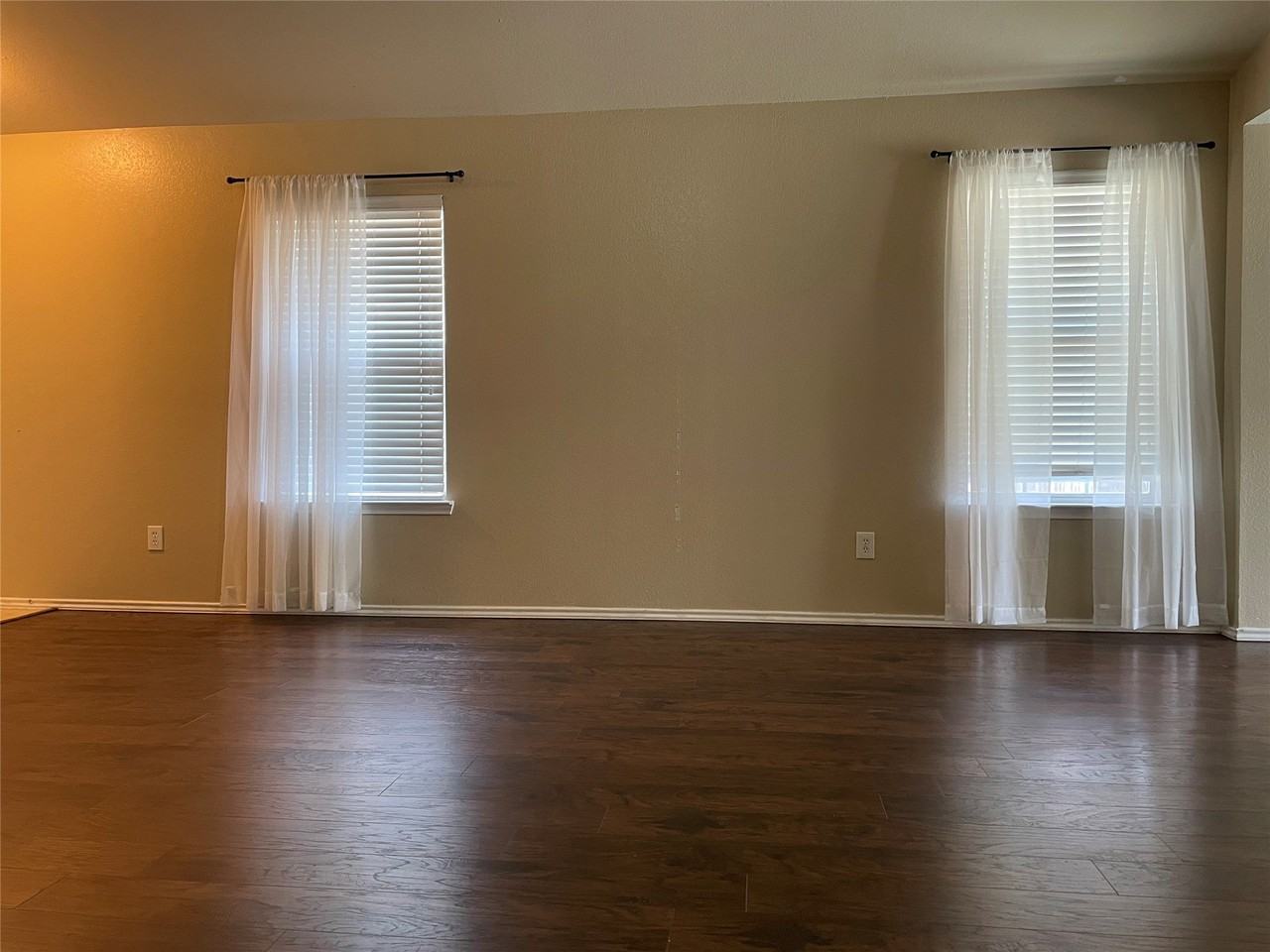 2328 Gabriel Dr - Photo 5 of 22