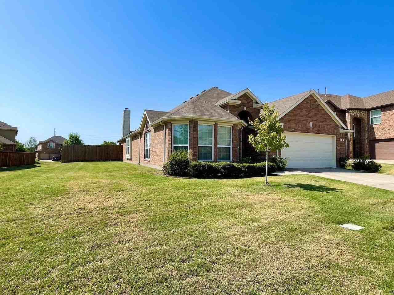 918 Witherby Ln - Photo 2 of 29