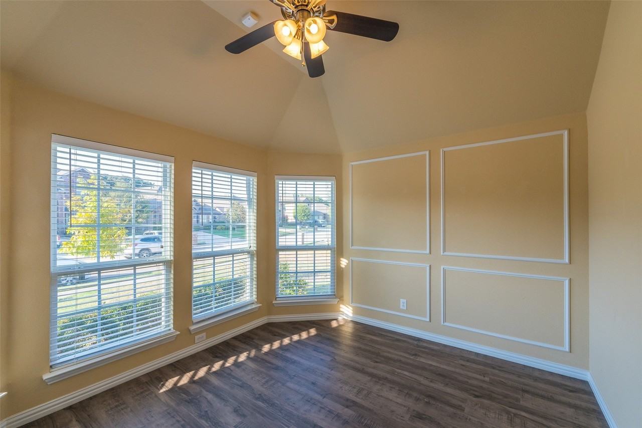 918 Witherby Ln - Photo 4 of 29