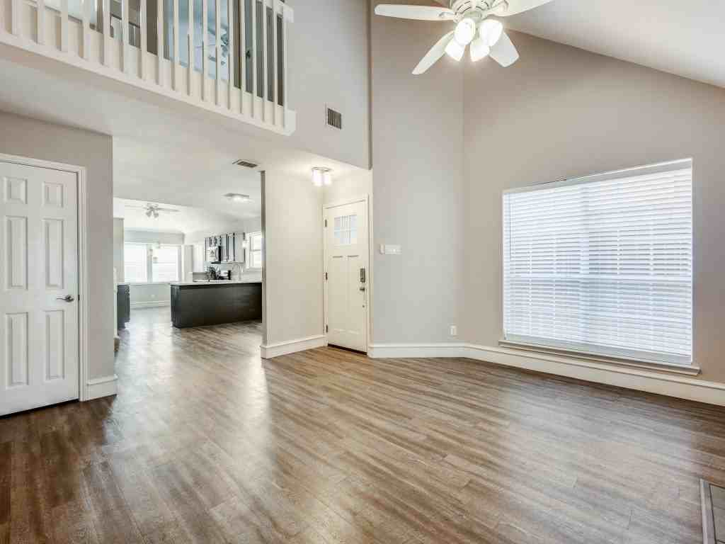 7923 Abbey Rd - Photo 6 of 23