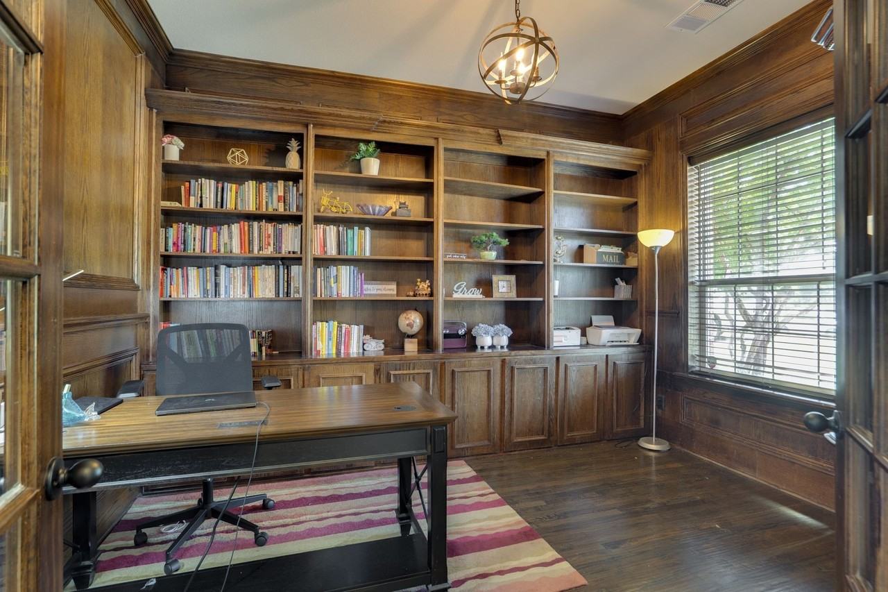 1604 Woodrose Ct - Photo 6 of 40