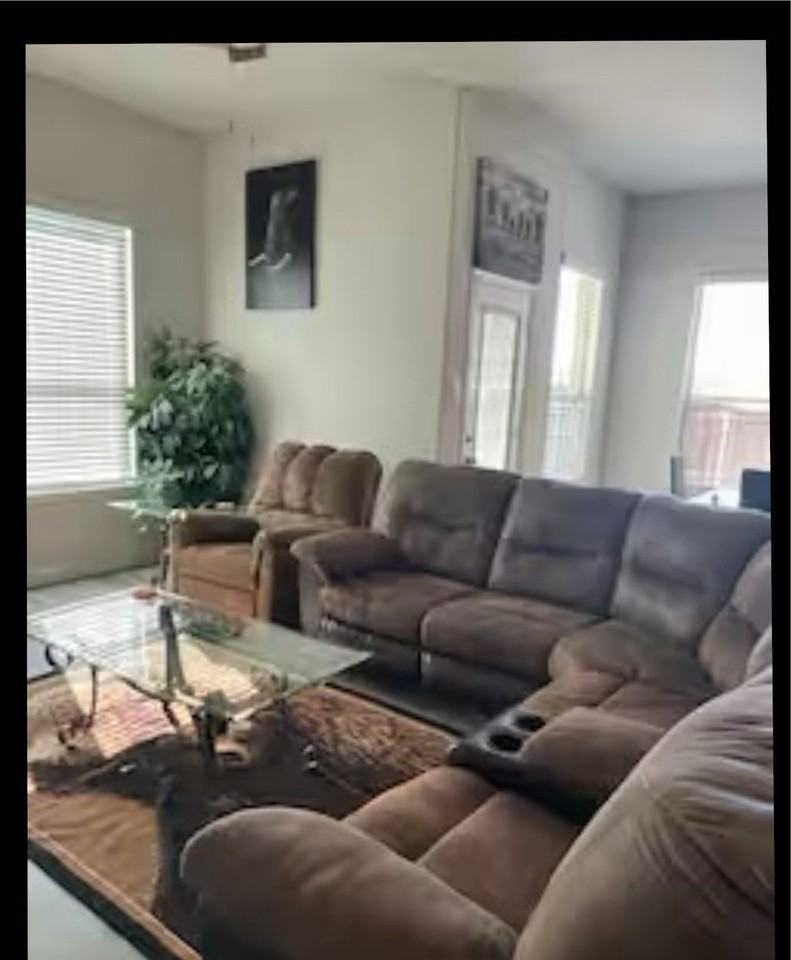 1505 Estivella Dr - Photo 2 of 13