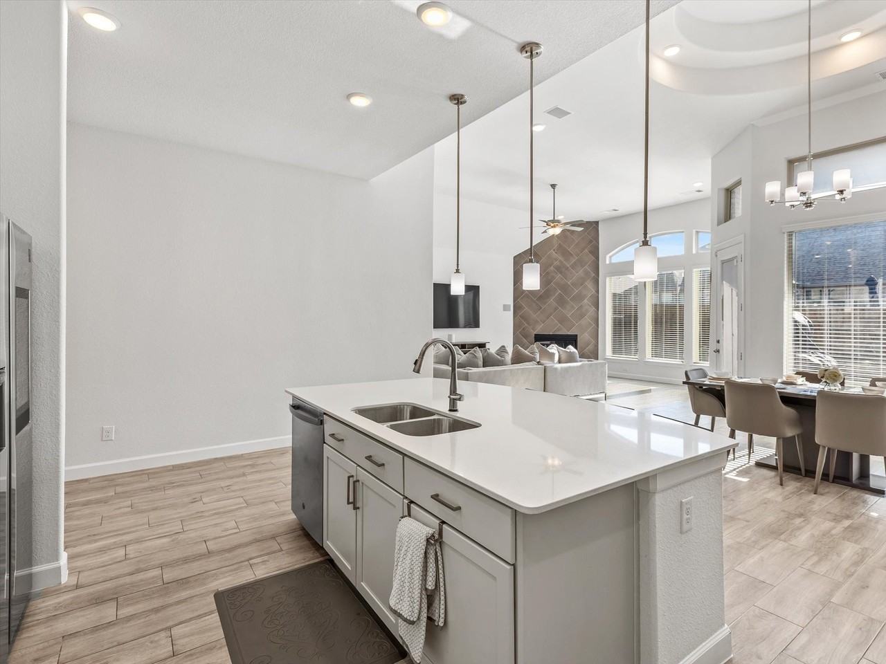 1729 Amarone Ln - Photo 3 of 37