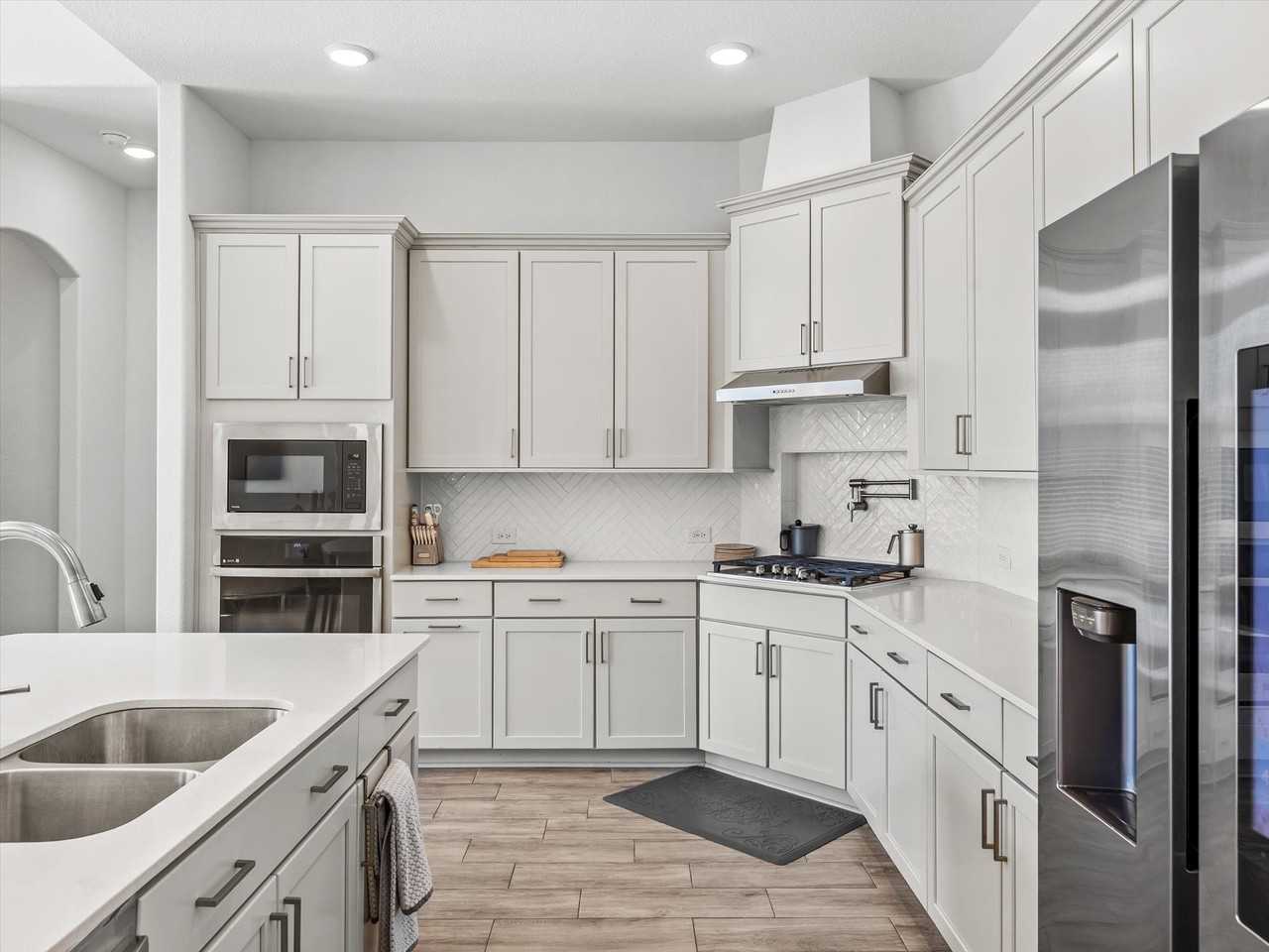 1729 Amarone Ln - Photo 4 of 37