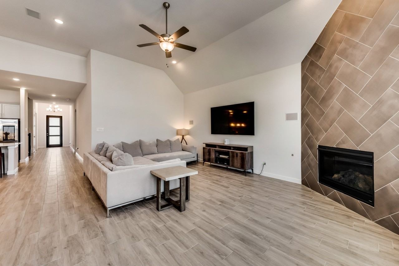 1729 Amarone Ln - Photo 7 of 37