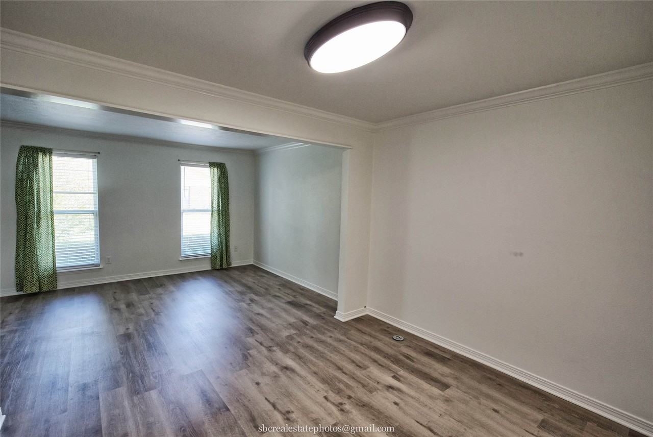 10017 Saratoga Dr - Photo 3 of 28