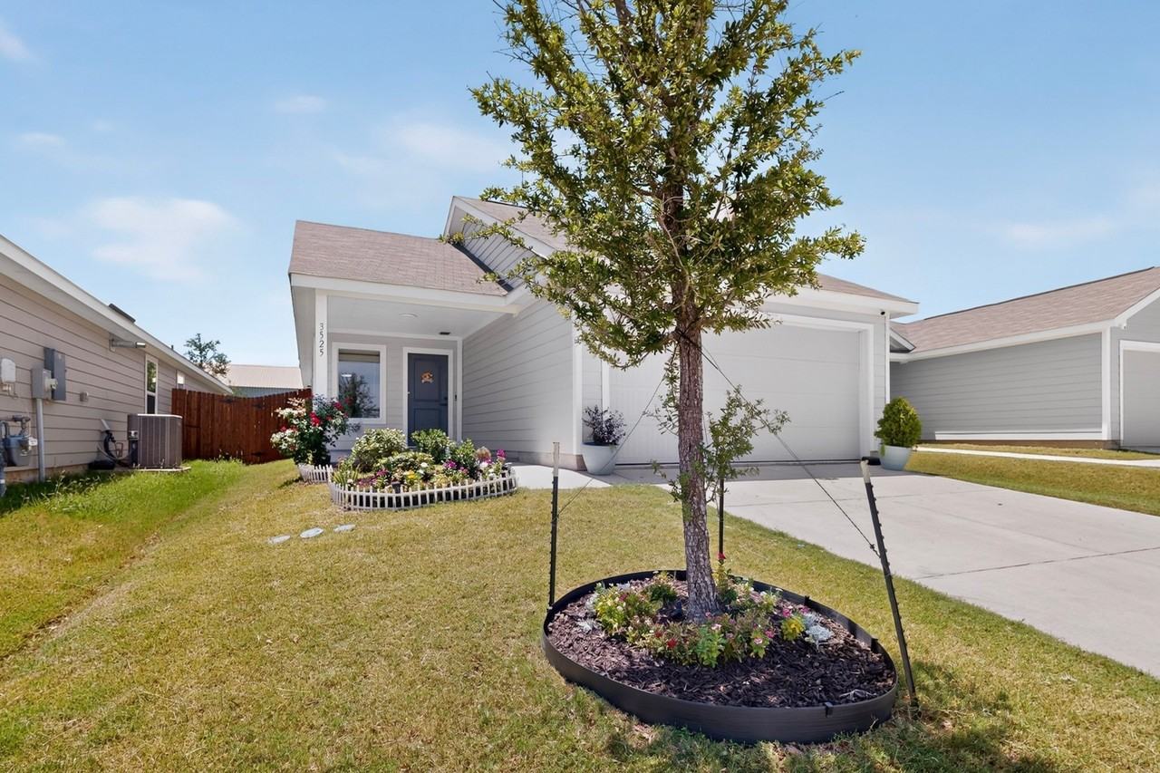 3525 Flicker Ln - Photo 2 of 34