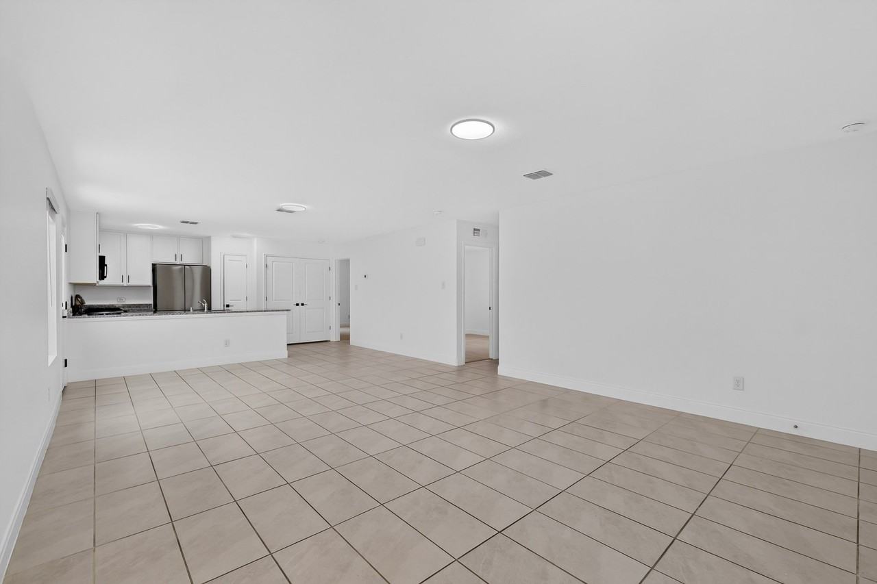 3525 Flicker Ln - Photo 7 of 34