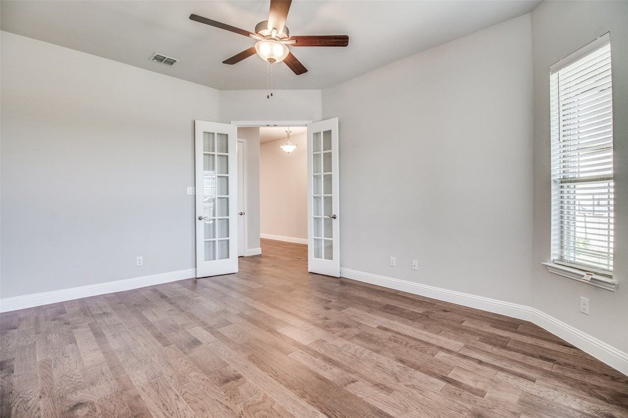 613 Cowboy Way - Photo 4 of 21