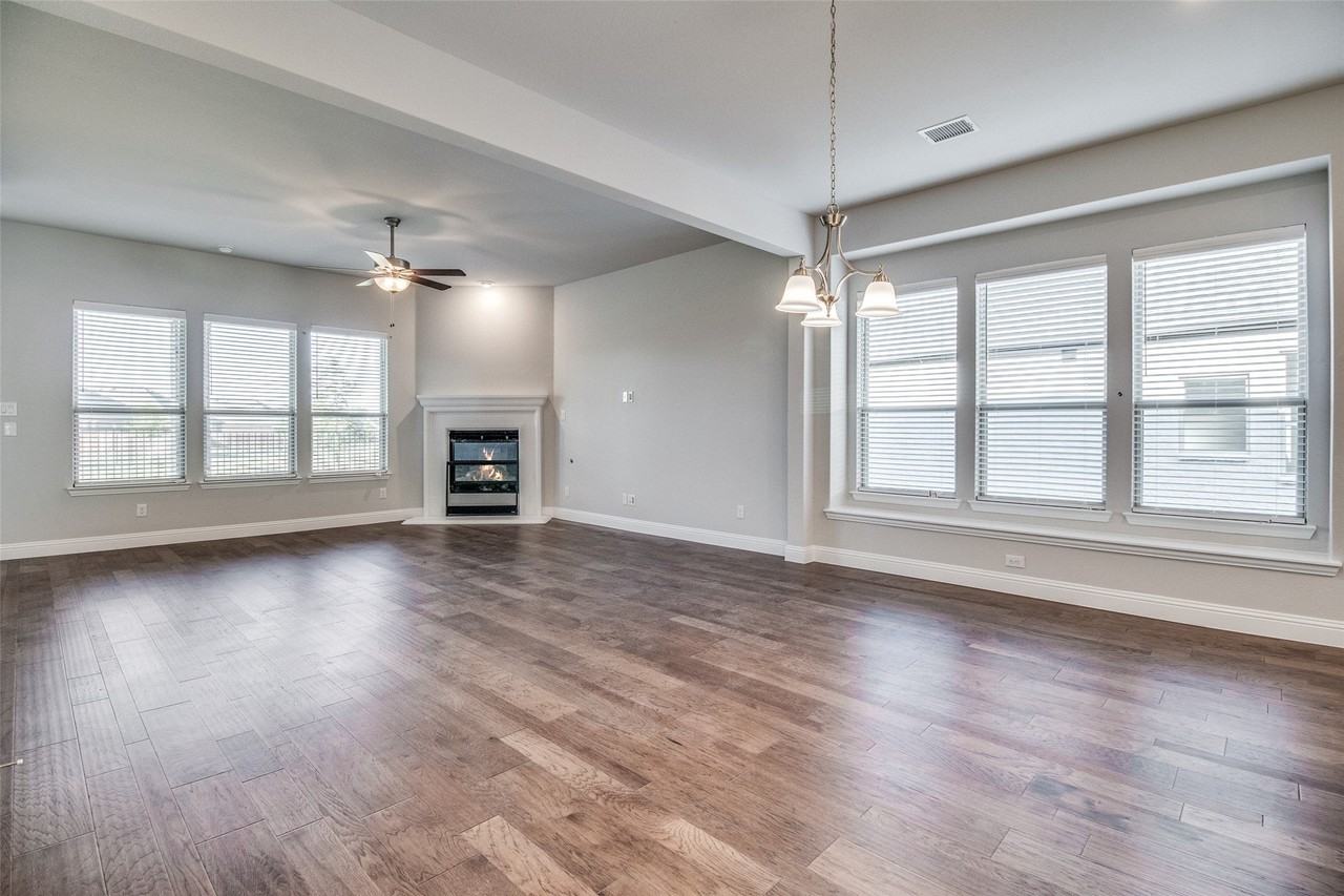 613 Cowboy Way - Photo 6 of 21