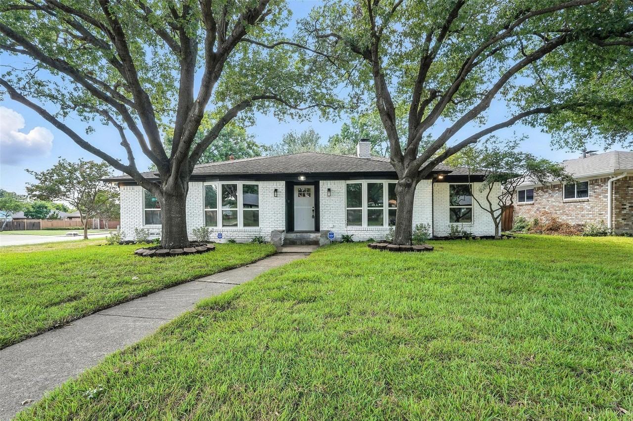 4303 Blackheath Rd - Photo 2 of 38