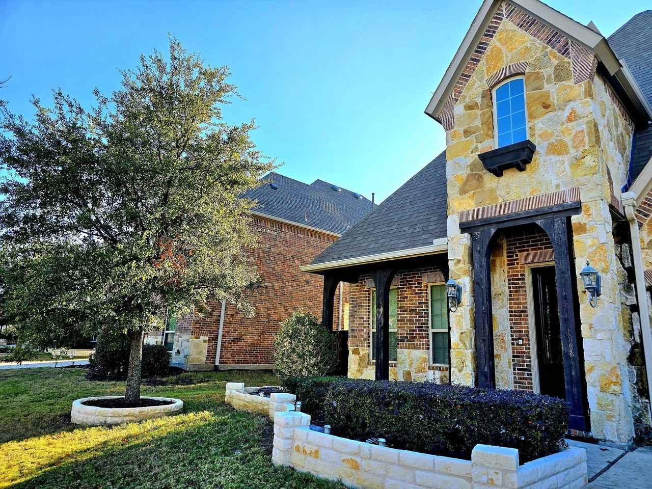 5665 Lightfoot Ln - Photo 2 of 34