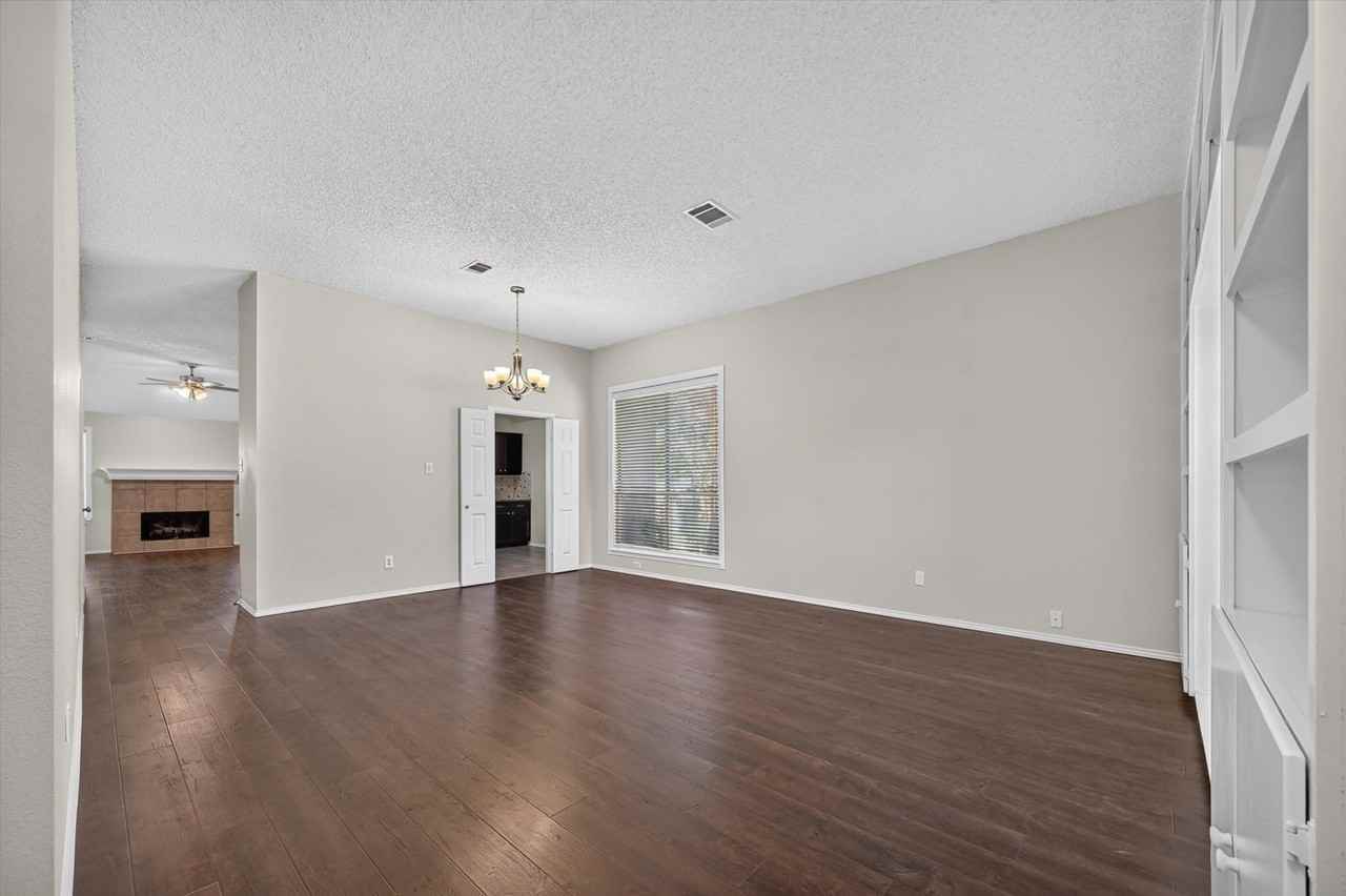 3960 Bexhill Dr - Photo 4 of 26
