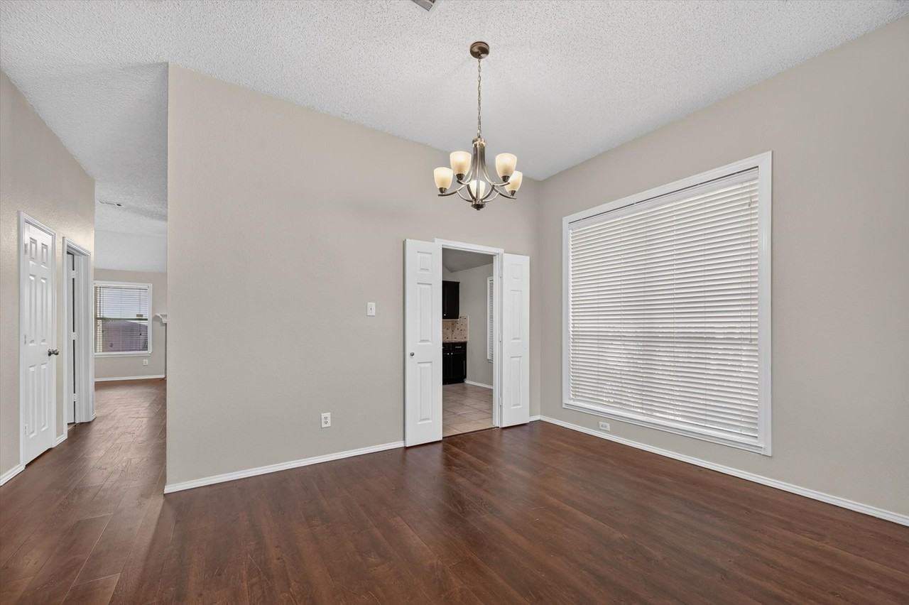 3960 Bexhill Dr - Photo 5 of 26