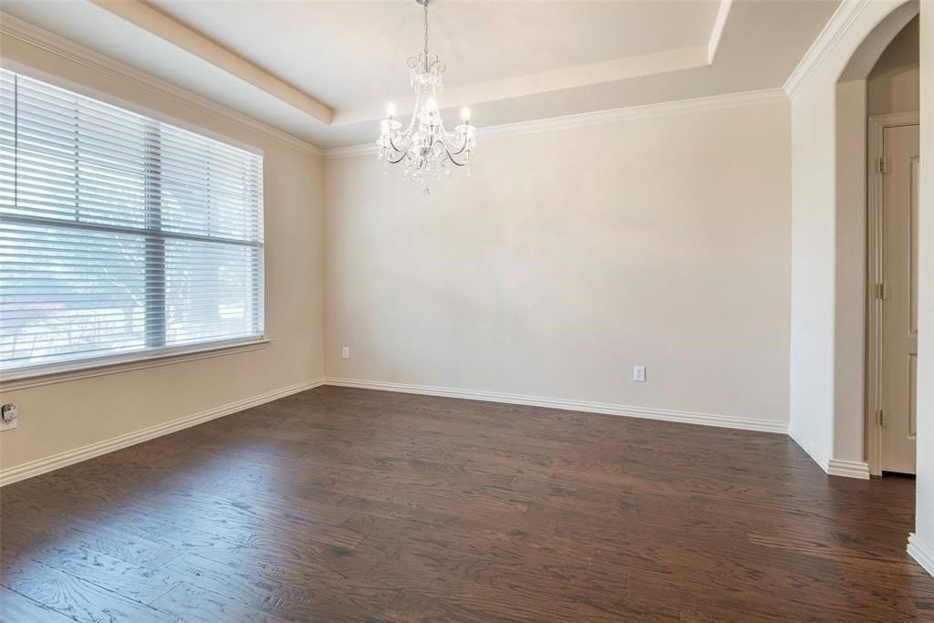 8008 Choctaw Ln - Photo 5 of 19