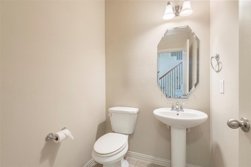 8008 Choctaw Ln - Photo 6 of 19