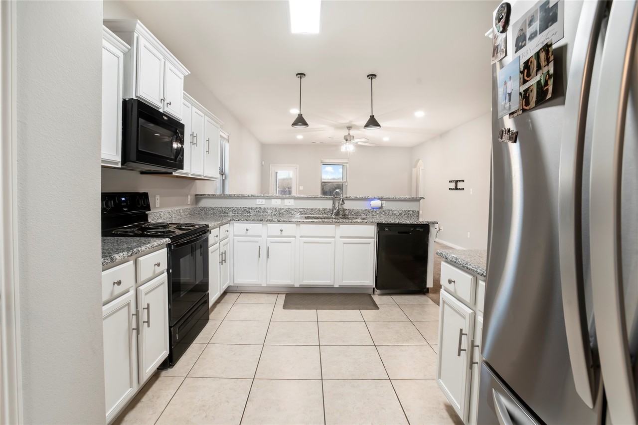6001 Royal Gorge Dr - Photo 4 of 23