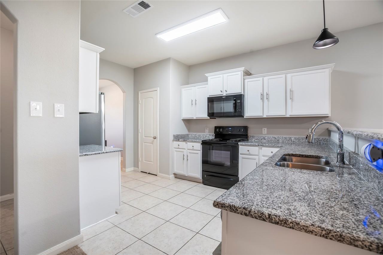 6001 Royal Gorge Dr - Photo 5 of 23