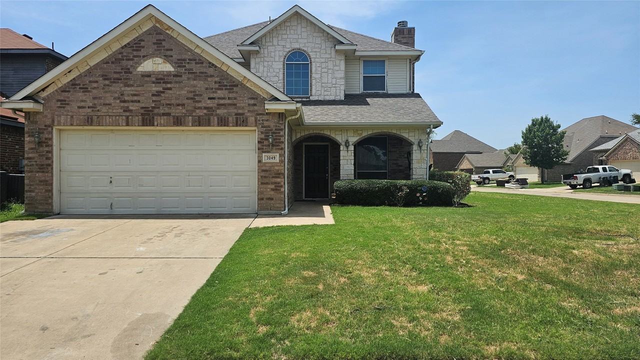 3049 Trinity Lakes Dr