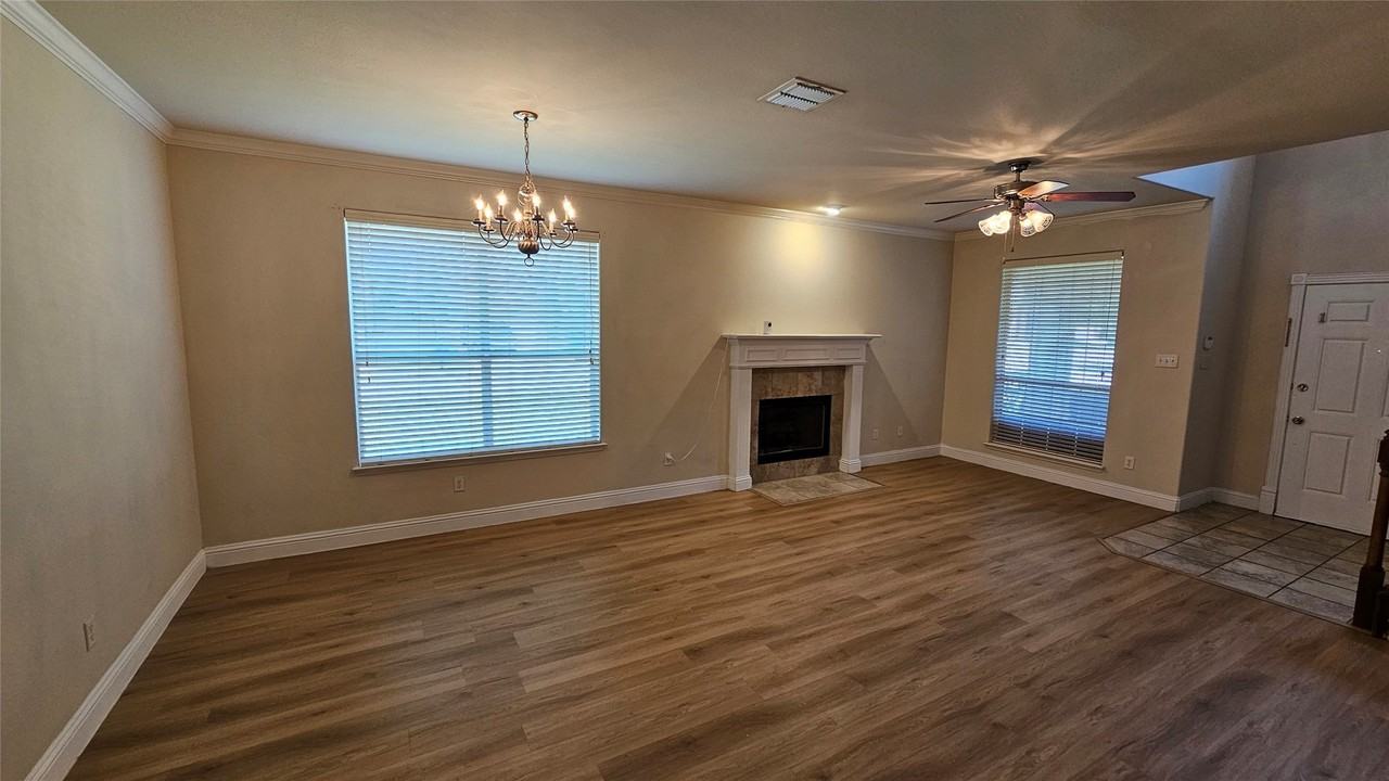 3049 Trinity Lakes Dr - Photo 5 of 36