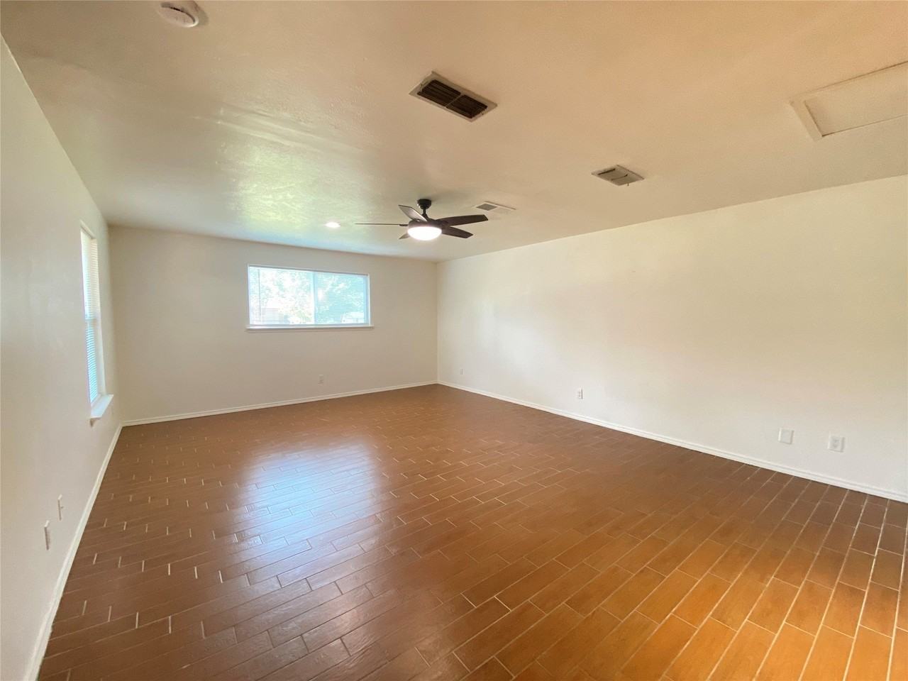 2711 Olympia Dr - Photo 4 of 25