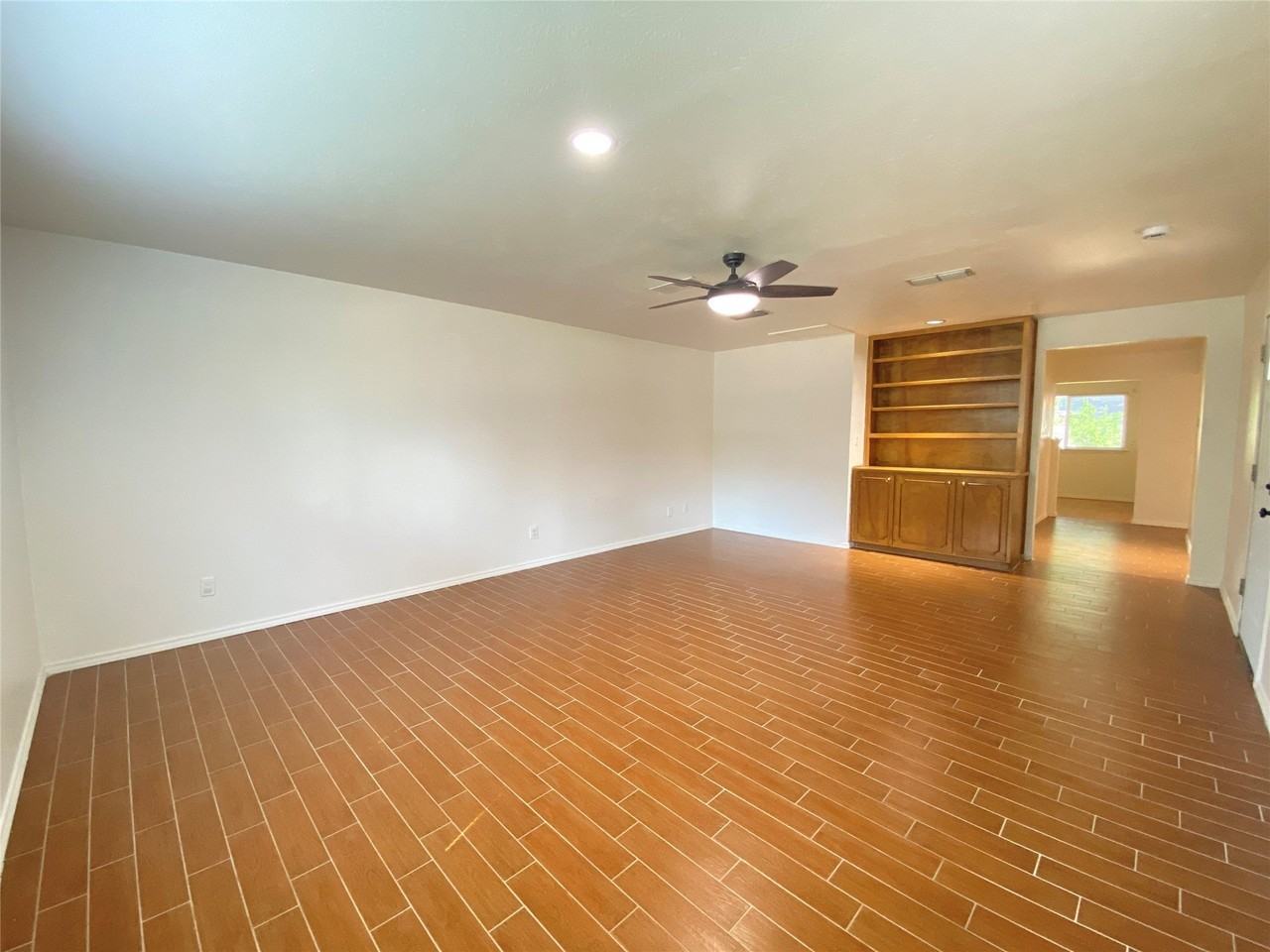 2711 Olympia Dr - Photo 5 of 25