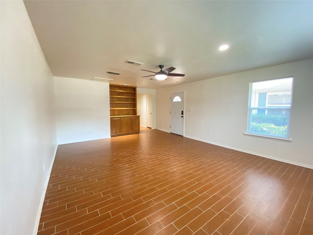 2711 Olympia Dr - Photo 6 of 25