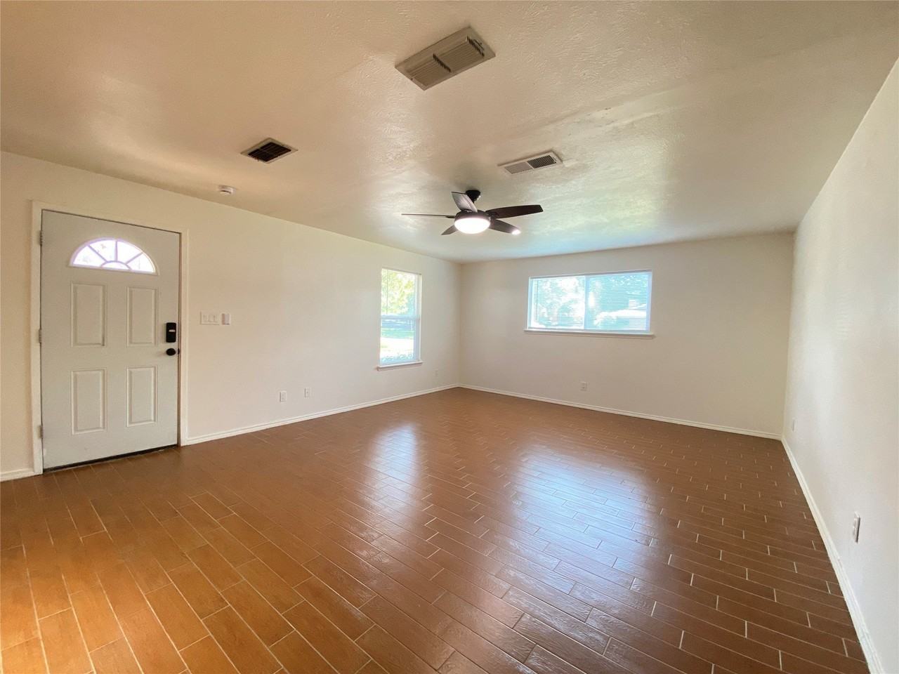 2711 Olympia Dr - Photo 7 of 25