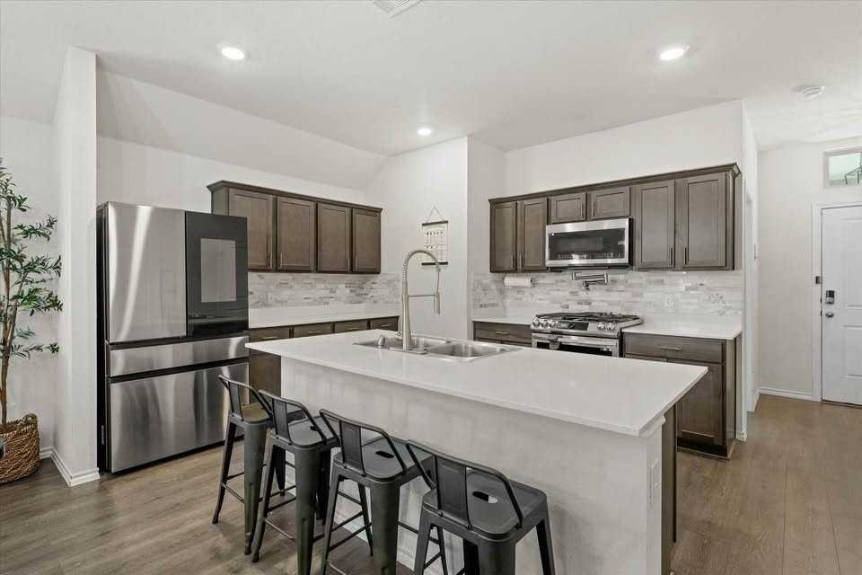 287 Thoroughbred St - Photo 5 of 20