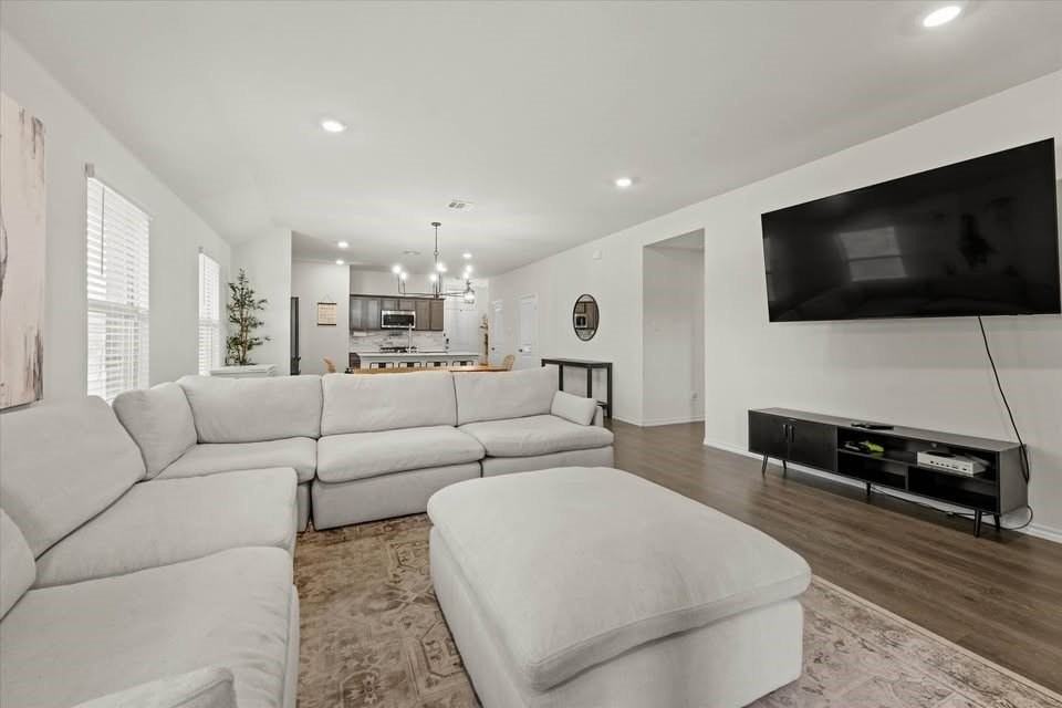 287 Thoroughbred St - Photo 7 of 20