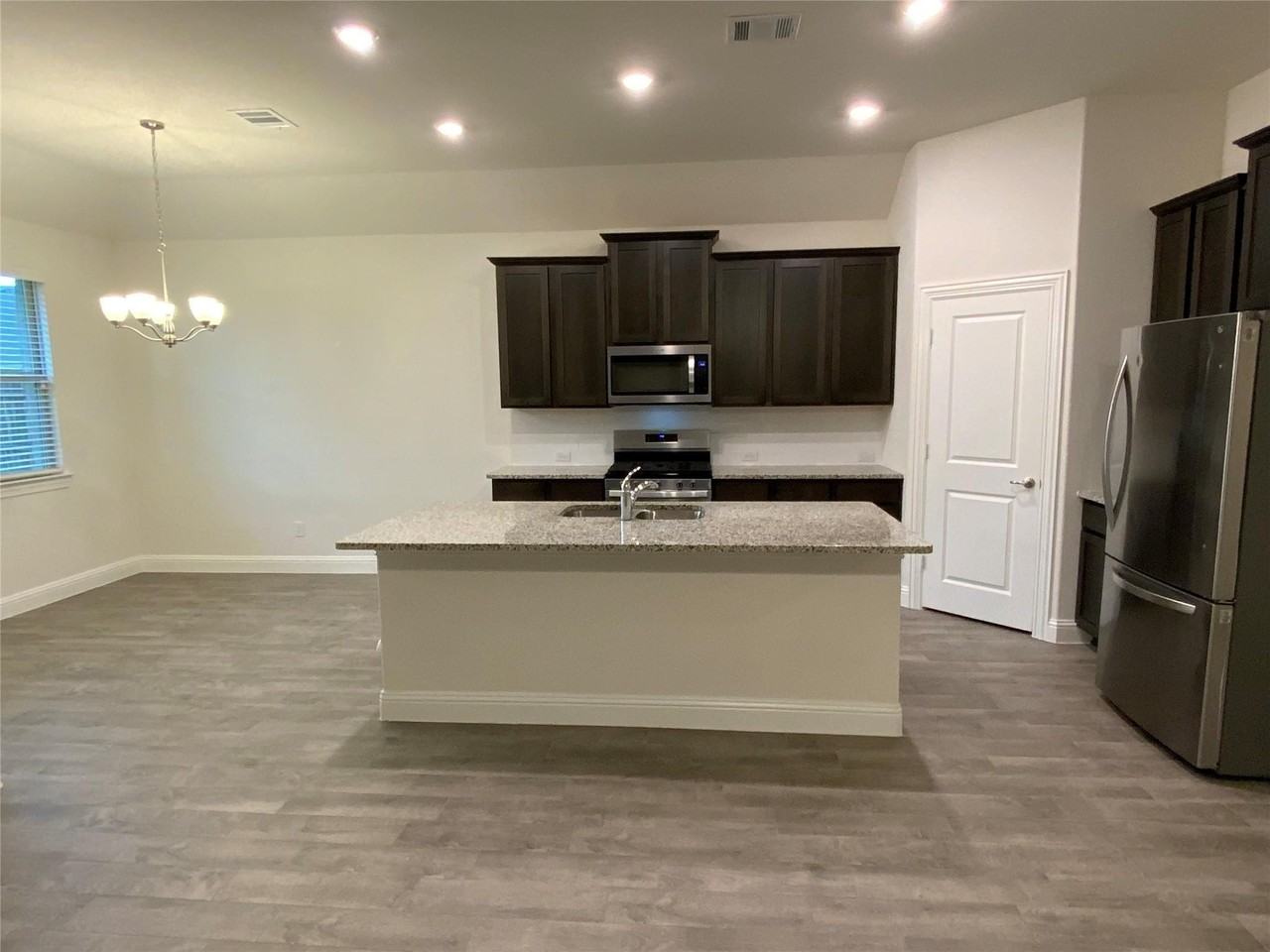 2913 Faro Rd - Photo 7 of 35